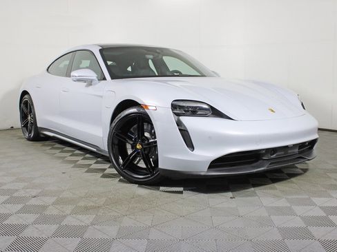 Used 2023 Porsche Taycan 4S image 9