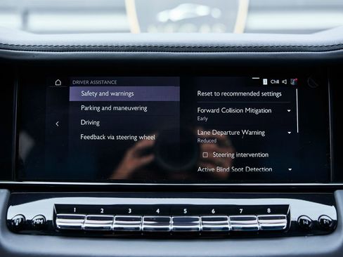 Used 2025 Rolls-Royce Cullinan Black Badge AWD/4WD image 80