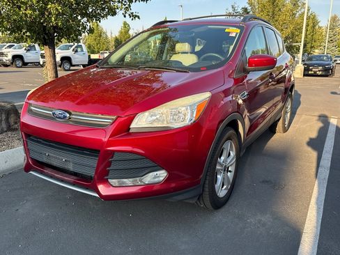 Used 2014 Ford Escape SE w/ Equipment Group 201A AWD/4WD image 2
