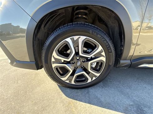 Used 2024 Subaru Ascent Limited w/ Technology Package image 10