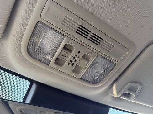 Used 2019 Honda Civic Touring image 30