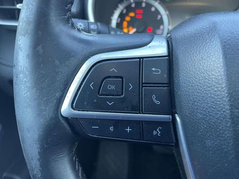 Used 2024 Toyota Highlander XSE image 35