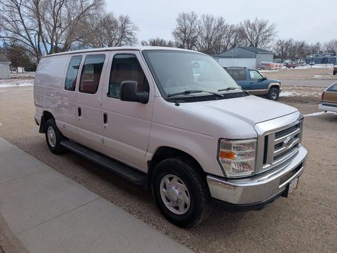 Used 2010 Ford E-250 and Econoline 250 image 4