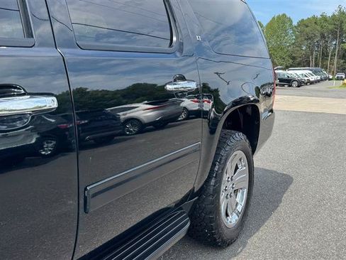 Used 2013 Chevrolet Suburban LT AWD/4WD image 16