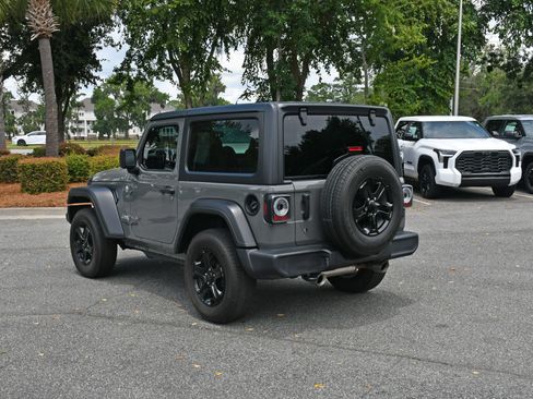 Used 2020 Jeep Wrangler Sport AWD/4WD image 3
