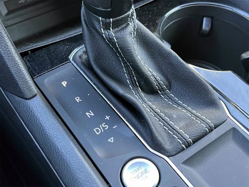 Used 2023 Volkswagen Atlas Cross Sport SE image 37