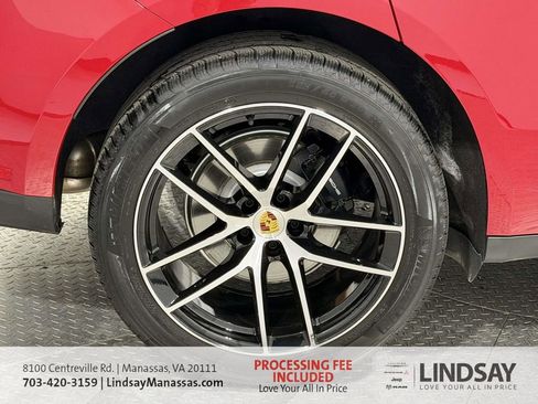 Used 2025 Porsche Macan AWD/4WD image 9