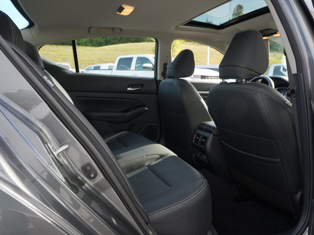 Used 2023 Nissan Altima 2.5 SL AWD/4WD image 29
