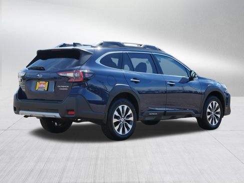 Used 2023 Subaru Outback Touring AWD/4WD image 7