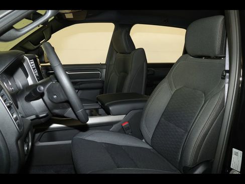 New 2026 RAM 1500 4x4 Crew Cab image 21