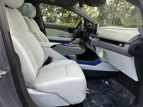 New 2026 Cadillac Optiq Luxury 2 image 10