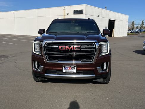 Used 2022 GMC Yukon SLT w/ SLT Luxury Package image 8