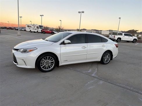 Used 2016 Toyota Avalon Limited image 8