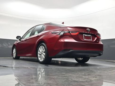 Used 2022 Toyota Camry LE FWD image 35