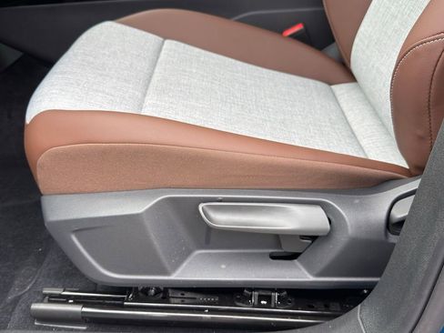 New 2026 Volkswagen ID.4 Pro image 18