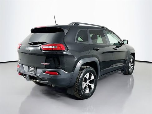 Used 2018 Jeep Cherokee Trailhawk w/ Quick Order Package 27L image 11