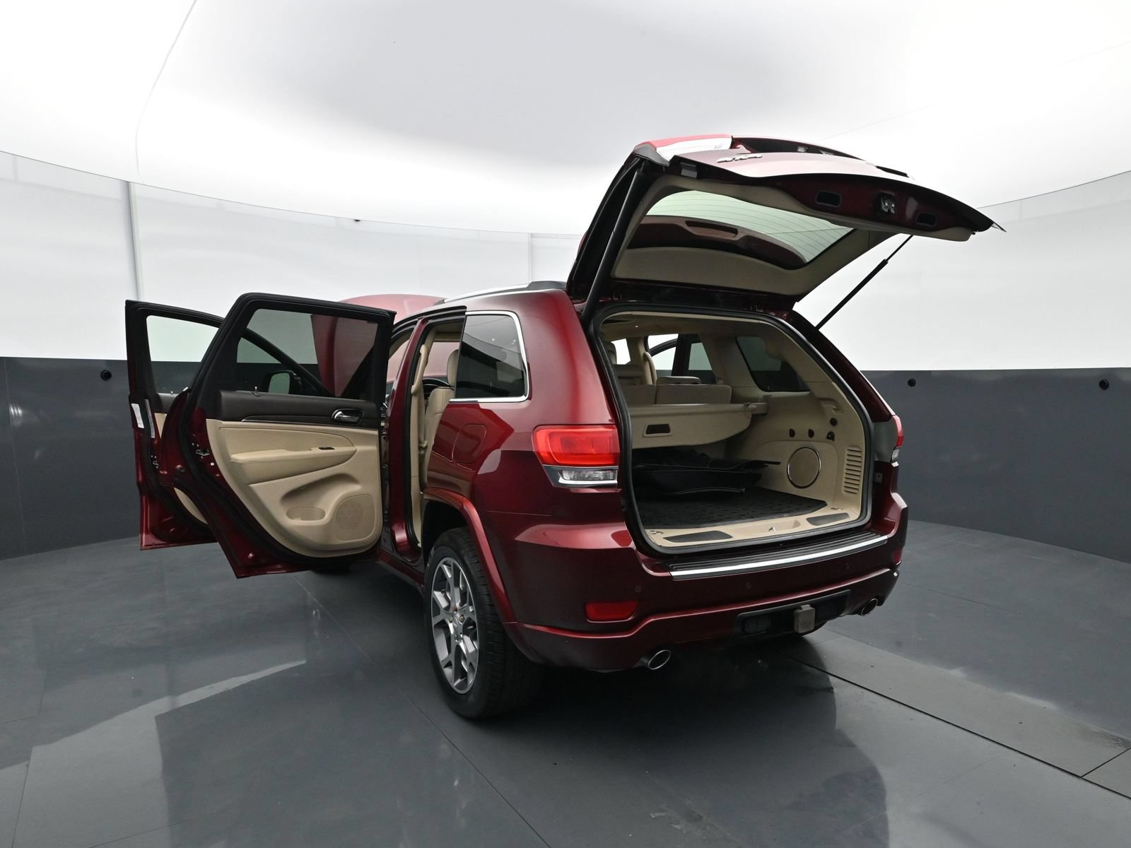 Used 2021 Jeep Grand Cherokee Overland w/ Protech Group AWD/4WD image 32