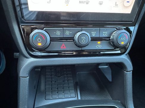 New 2025 Ford Ranger XLT w/ Equipment Group 301A High image 15