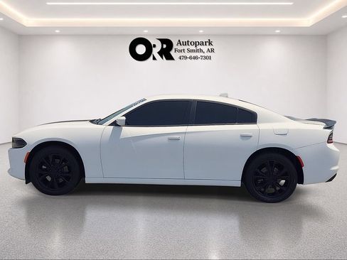 Used 2022 Dodge Charger SXT AWD/4WD image 3