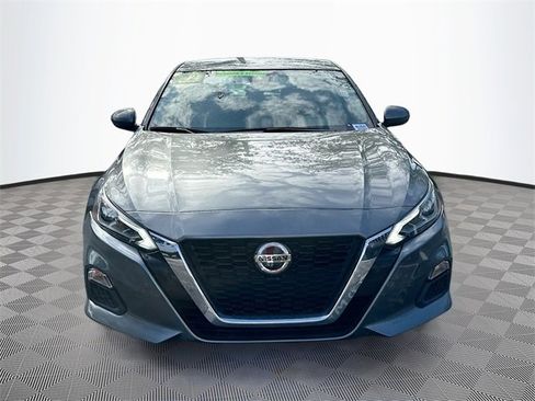 Used 2022 Nissan Altima 2.5 SV image 2