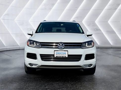 Used 2012 Volkswagen Touareg TDI image 2