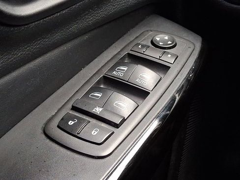 Certified 2021 Jeep Cherokee Latitude Plus image 31