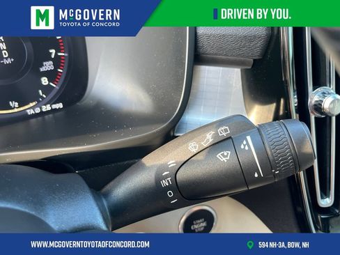 Used 2021 Volvo XC40 T5 Momentum w/ Protection Package Premier AWD/4WD image 25