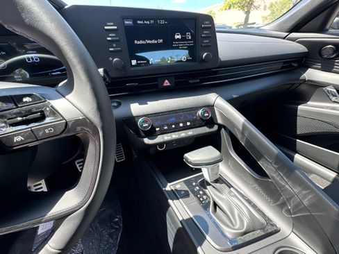 Certified 2025 Hyundai Elantra Sport FWD image 29