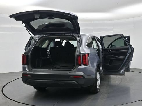 Certified 2023 Kia Sorento LX FWD image 34