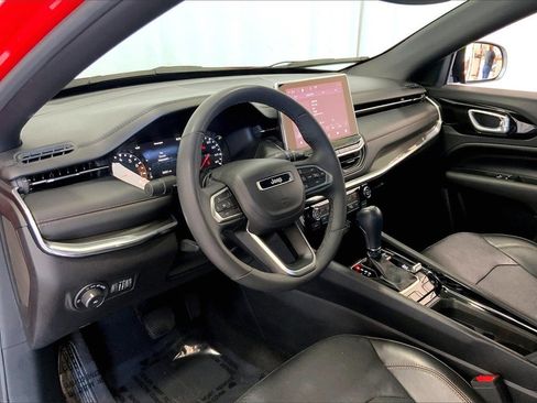 Used 2023 Jeep Compass Limited image 14