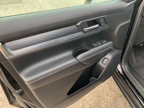 Used 2025 GMC Terrain Elevation w/ Elevation Premium Package image 21