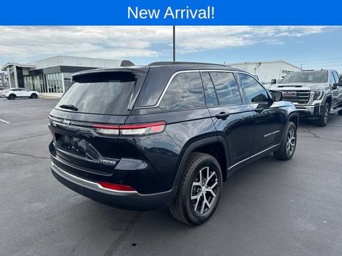Used 2024 Jeep Grand Cherokee Limited AWD/4WD image 3