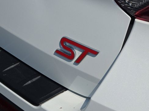 Certified 2022 Ford Explorer ST w/ Equipment Group 401A image 4