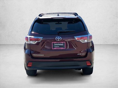 Used 2016 Toyota Highlander XLE image 4