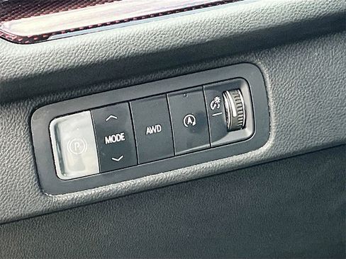 Used 2024 Chevrolet Traverse Z71 image 10