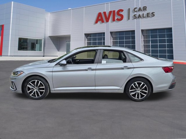 Used 2025 Volkswagen Jetta SE FWD image 10