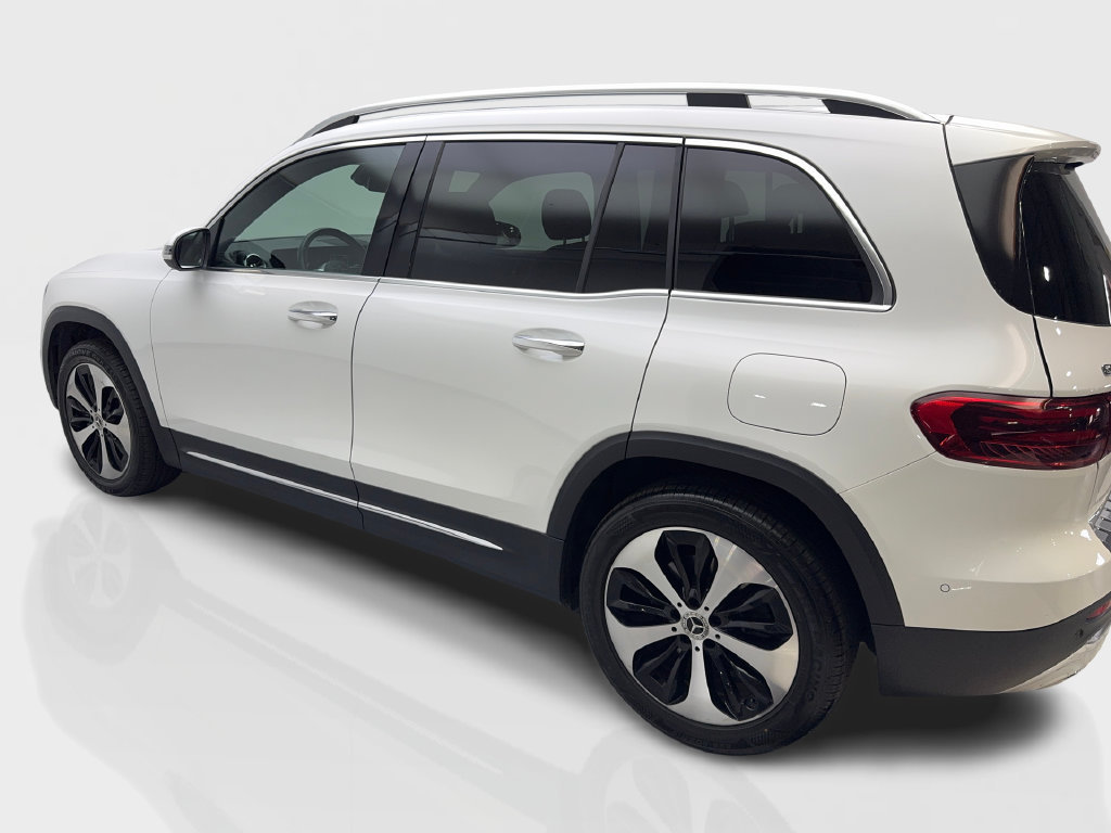 Used 2025 Mercedes-Benz GLB 250 4MATIC image 18