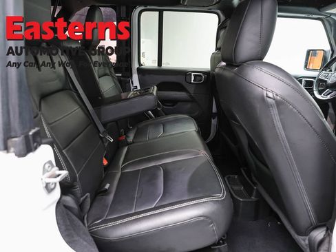 Used 2022 Jeep Wrangler Unlimited Sahara w/ Cold Weather Group AWD/4WD image 24