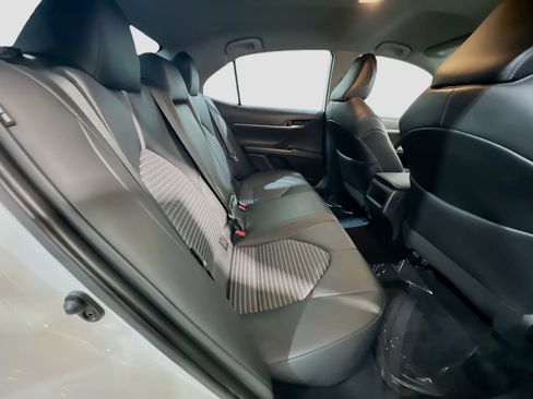 Used 2024 Toyota Camry SE FWD image 18