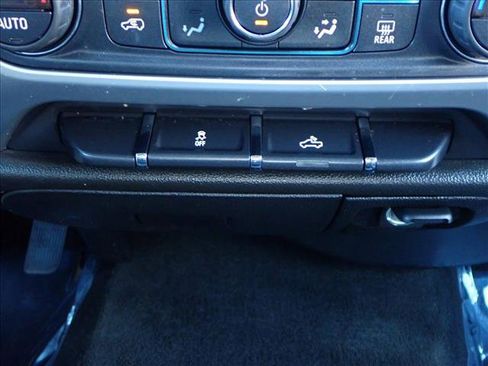 Used 2017 GMC Sierra 1500 SLE w/ SLE Value Package image 18