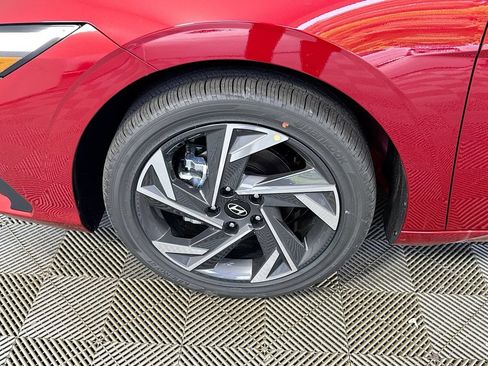 New 2025 Hyundai Elantra SEL FWD image 4