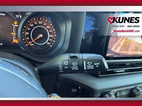 Used 2025 Jeep Wrangler Unlimited Sahara AWD/4WD image 19