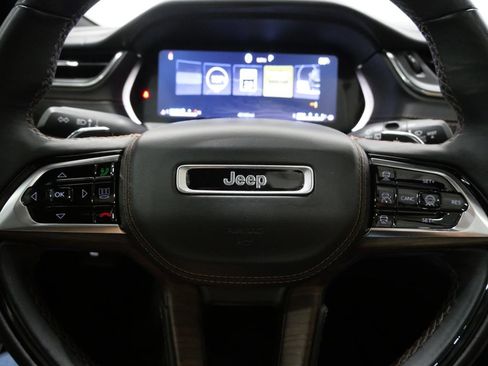 Used 2024 Jeep Grand Cherokee Summit w/ Luxury Tech Group V AWD/4WD image 18