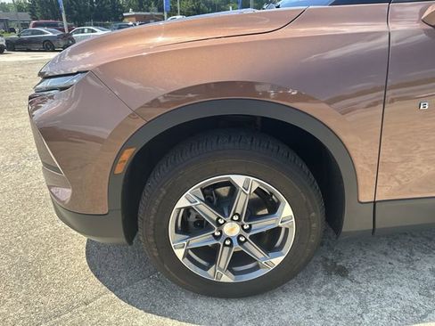 Used 2023 Chevrolet Blazer LT AWD/4WD image 35
