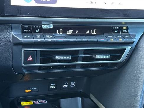 Used 2025 Toyota Camry XSE FWD image 16