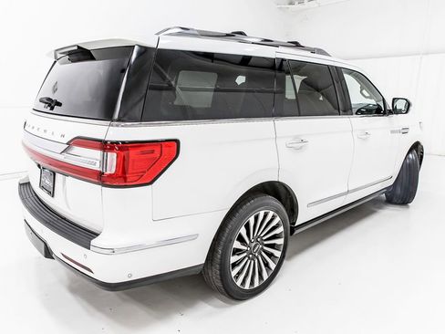 Used 2021 Lincoln Navigator Reserve w/ Luxury Package RWD image 8