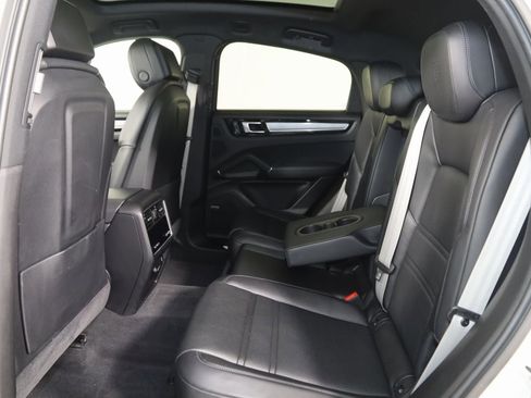 Used 2023 Porsche Cayenne Coupe image 98