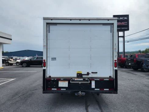 Used 2018 Ford E-350 and Econoline 350 Super Duty image 6