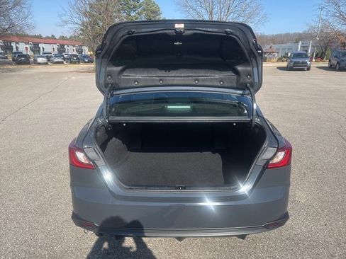 Used 2025 Toyota Camry SE image 17