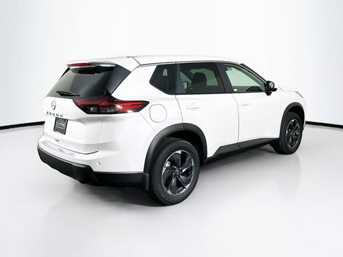 Used 2026 Nissan Rogue SV FWD image 9